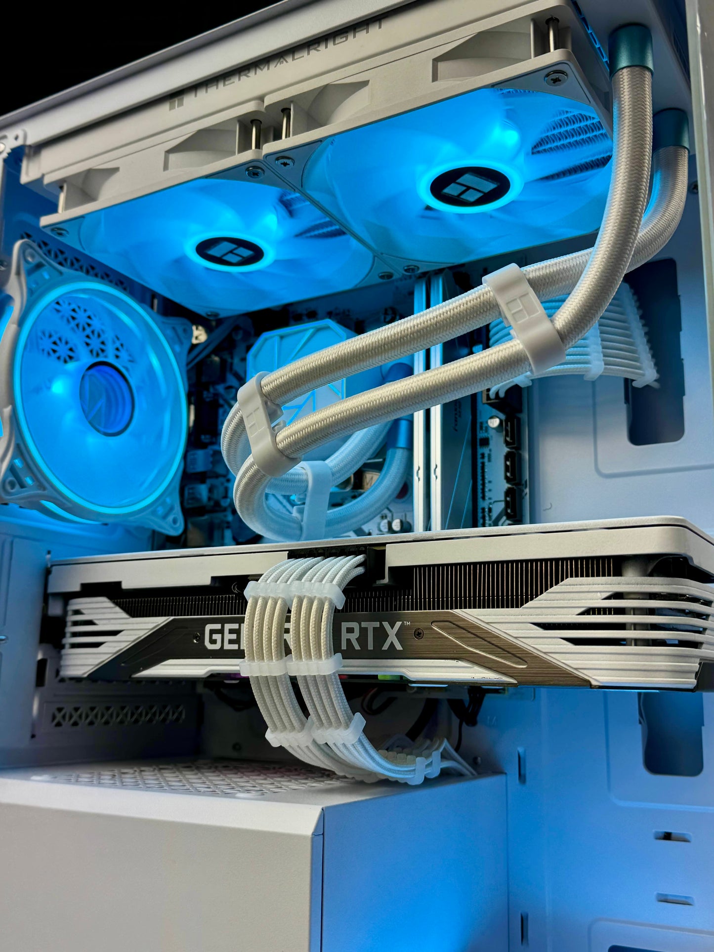 Gorilla Box R5+ │Ryzen 5 5600X│RTX 3070│32GB DDR4
